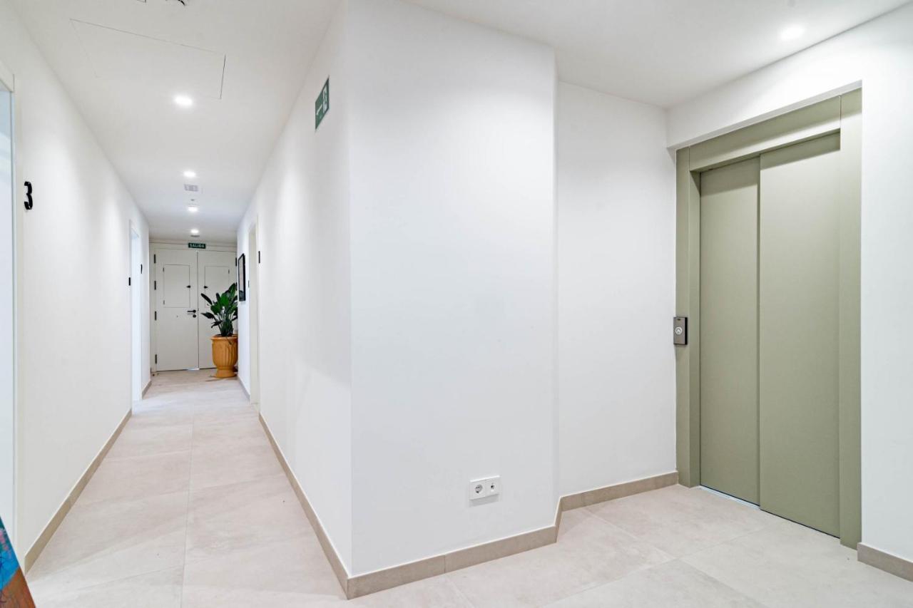 Seaclub Suites Estepona By Roomservices מראה חיצוני תמונה